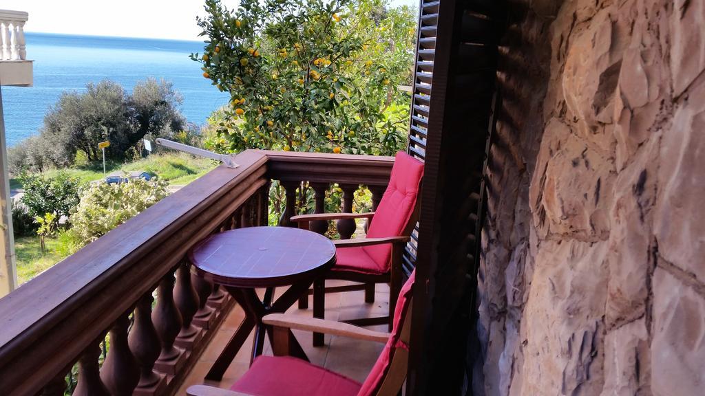 Villa Sara Guesthouse Sveti Stefan Habitación foto