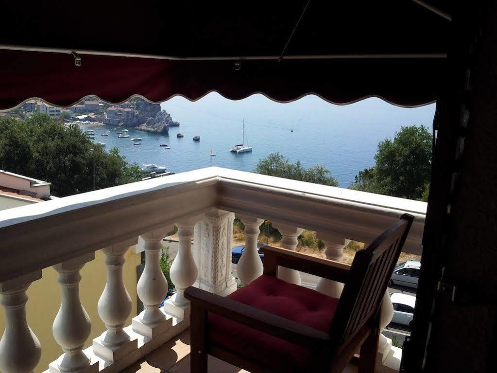 Villa Sara Guesthouse Sveti Stefan Exterior foto